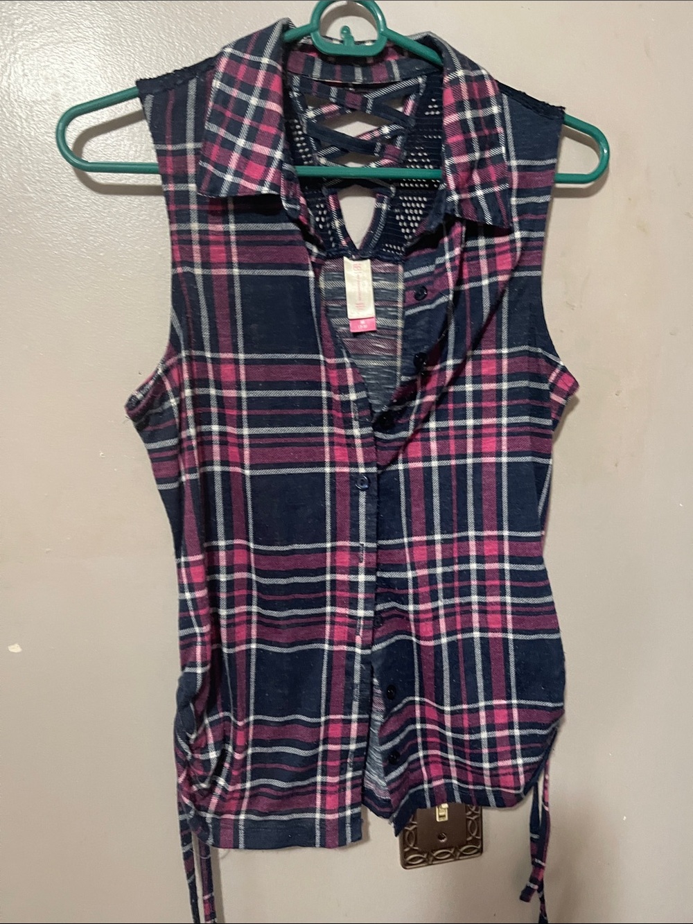 No Boundaries Navy and Pink Plaid Sleeveless Muscle Tee